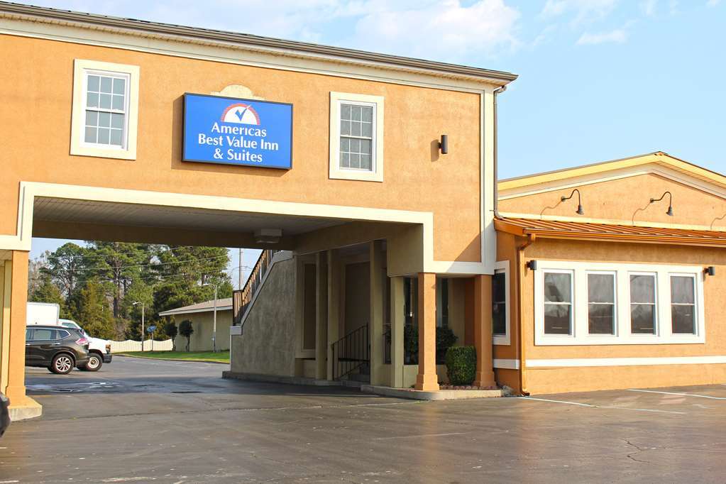 Lake View Inn & Suites Killen Bagian luar foto